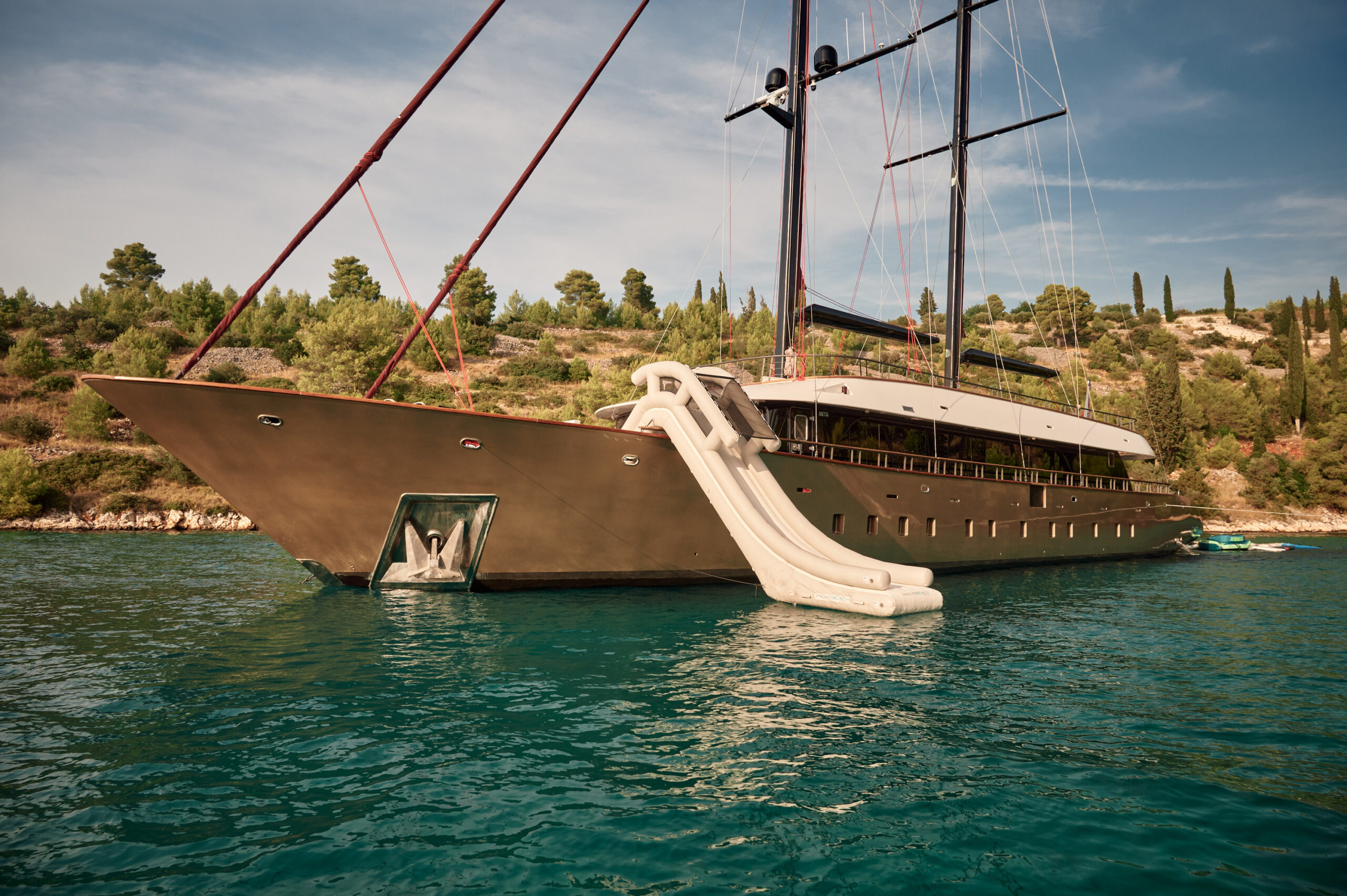 8 Anetta_Exterior_Waterslide_YachtIN